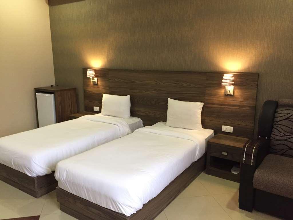 Primer Hotel Єреван Номер фото